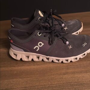 On Running CloudX 3 Sneakers